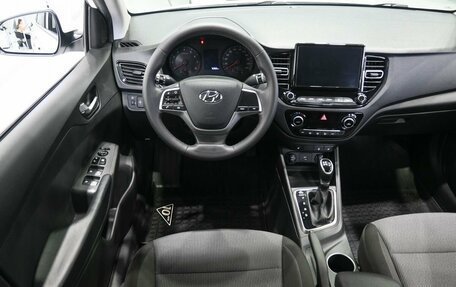 Hyundai Solaris II рестайлинг, 2021 год, 1 729 900 рублей, 14 фотография