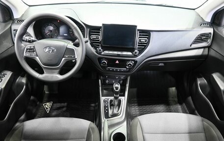 Hyundai Solaris II рестайлинг, 2021 год, 1 729 900 рублей, 13 фотография