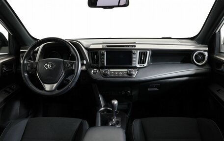 Toyota RAV4, 2018 год, 2 970 000 рублей, 14 фотография