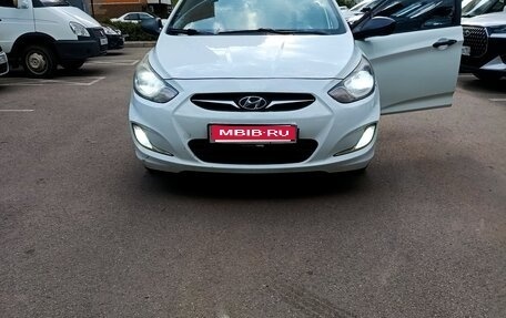 Hyundai Solaris II рестайлинг, 2011 год, 650 000 рублей, 1 фотография