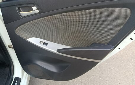 Hyundai Solaris II рестайлинг, 2011 год, 650 000 рублей, 5 фотография