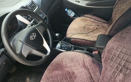 Hyundai Solaris II рестайлинг, 2011 год, 650 000 рублей, 12 фотография