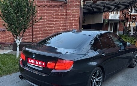 BMW 5 серия, 2011 год, 1 800 000 рублей, 2 фотография