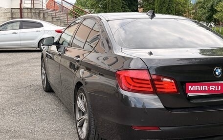 BMW 5 серия, 2011 год, 1 800 000 рублей, 6 фотография
