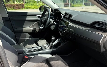 Audi Q3, 2022 год, 2 999 000 рублей, 25 фотография