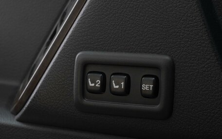 Toyota Land Cruiser Prado 150 рестайлинг 2, 2013 год, 3 999 000 рублей, 25 фотография
