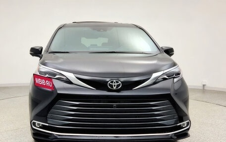 Toyota Sienna, 2026 год, 11 015 611 рублей, 2 фотография