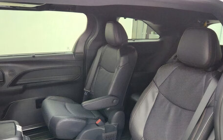 Toyota Sienna, 2026 год, 11 015 611 рублей, 18 фотография