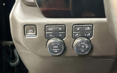 Chevrolet Silverado, 2024 год, 6 775 756 рублей, 21 фотография