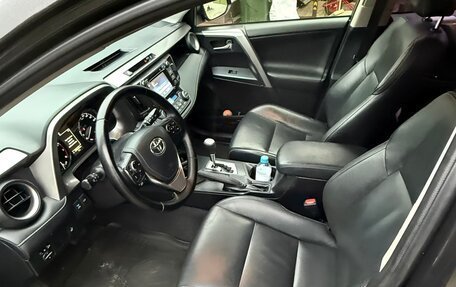 Toyota RAV4, 2015 год, 2 800 000 рублей, 7 фотография
