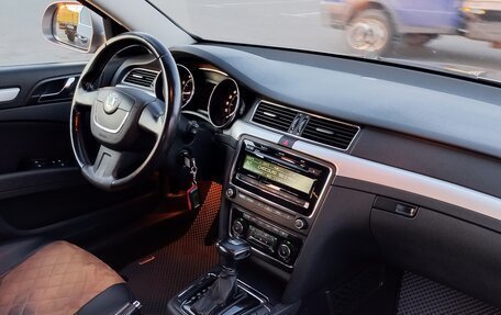 Skoda Superb III рестайлинг, 2012 год, 810 000 рублей, 13 фотография