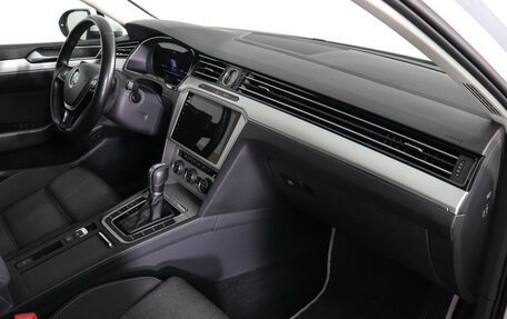 Volkswagen Passat B8 рестайлинг, 2019 год, 2 147 000 рублей, 11 фотография
