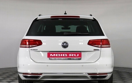 Volkswagen Passat B8 рестайлинг, 2019 год, 2 147 000 рублей, 7 фотография