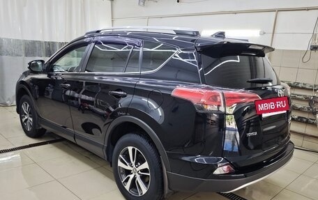 Toyota RAV4, 2017 год, 2 100 000 рублей, 4 фотография