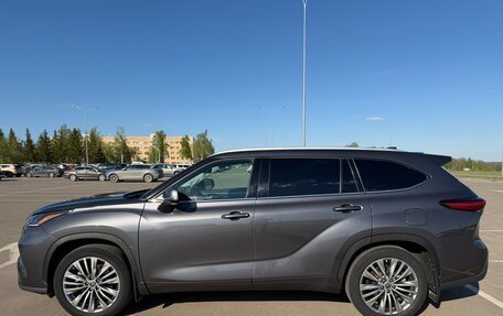 Toyota Highlander, 2021 год, 4 300 000 рублей, 2 фотография