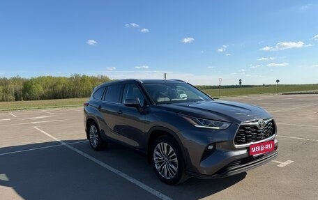 Toyota Highlander, 2021 год, 4 300 000 рублей, 7 фотография