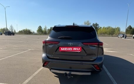 Toyota Highlander, 2021 год, 4 300 000 рублей, 4 фотография