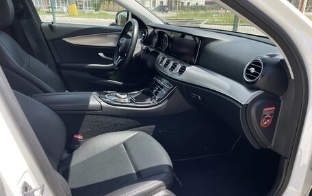 Mercedes-Benz E-Класс, 2020 год, 4 500 000 рублей, 11 фотография