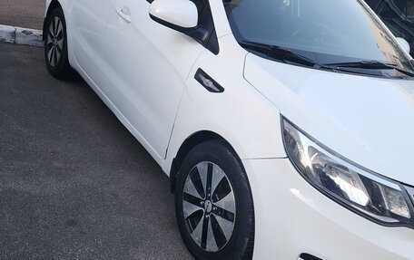 KIA Rio III рестайлинг, 2015 год, 800 000 рублей, 2 фотография