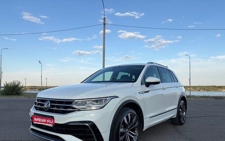 Volkswagen Tiguan II, 2021 год, 3 930 000 рублей, 1 фотография
