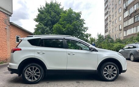 Toyota RAV4, 2019 год, 3 000 000 рублей, 11 фотография