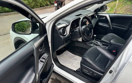 Toyota RAV4, 2019 год, 3 000 000 рублей, 19 фотография