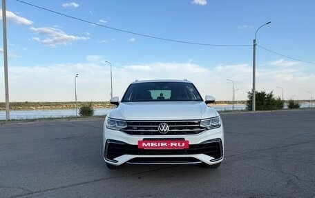 Volkswagen Tiguan II, 2021 год, 3 930 000 рублей, 2 фотография