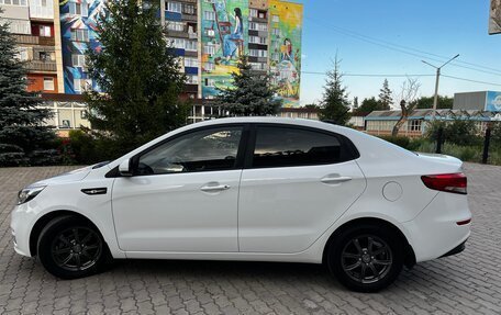 KIA Rio III рестайлинг, 2016 год, 1 000 000 рублей, 2 фотография
