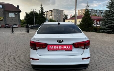 KIA Rio III рестайлинг, 2016 год, 1 000 000 рублей, 4 фотография