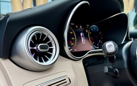 Mercedes-Benz C-Класс, 2019 год, 5 000 000 рублей, 25 фотография
