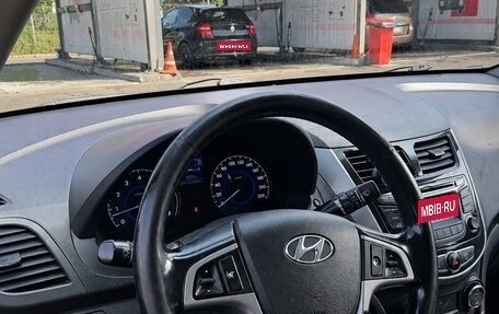 Hyundai Solaris II рестайлинг, 2014 год, 940 000 рублей, 9 фотография