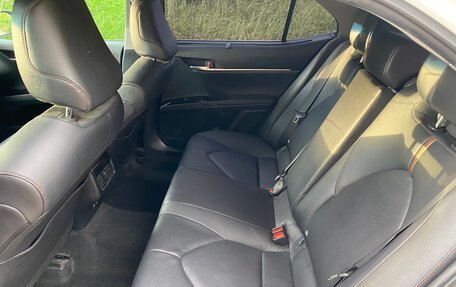 Toyota Camry, 2021 год, 3 250 000 рублей, 10 фотография