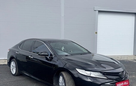 Toyota Camry, 2018 год, 2 950 000 рублей, 2 фотография