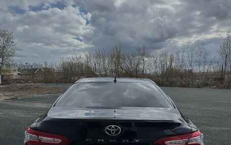 Toyota Camry, 2018 год, 2 950 000 рублей, 4 фотография