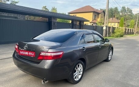 Toyota Camry, 2011 год, 1 020 000 рублей, 4 фотография