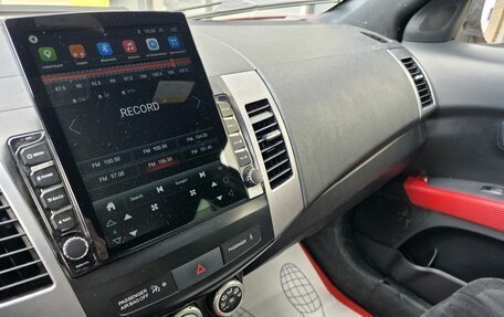 Mitsubishi Outlander III рестайлинг 3, 2007 год, 593 000 рублей, 9 фотография