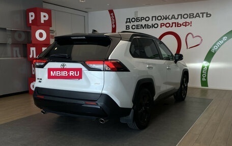 Toyota RAV4, 2022 год, 3 290 000 рублей, 4 фотография