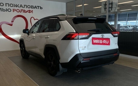 Toyota RAV4, 2022 год, 3 290 000 рублей, 7 фотография