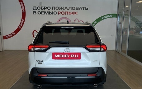 Toyota RAV4, 2022 год, 3 290 000 рублей, 5 фотография