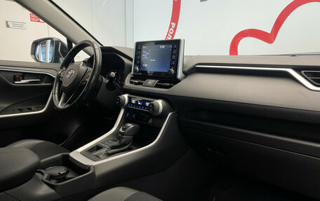 Toyota RAV4, 2022 год, 3 290 000 рублей, 8 фотография
