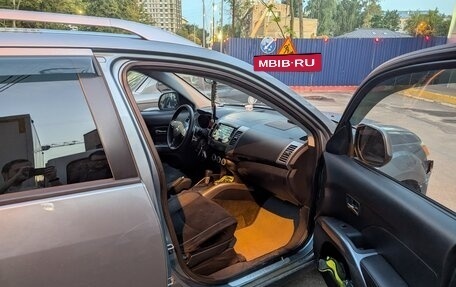Mitsubishi Outlander III рестайлинг 3, 2007 год, 935 000 рублей, 7 фотография