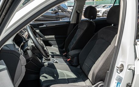 Volkswagen Tiguan II, 2019 год, 2 730 000 рублей, 10 фотография