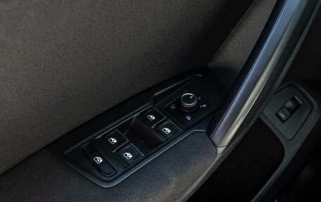 Volkswagen Tiguan II, 2019 год, 2 730 000 рублей, 19 фотография