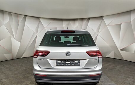 Volkswagen Tiguan II, 2018 год, 2 555 000 рублей, 8 фотография