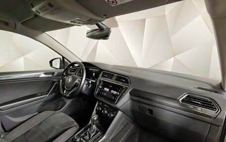 Volkswagen Tiguan II, 2018 год, 2 555 000 рублей, 13 фотография