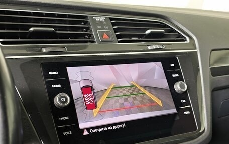 Volkswagen Tiguan II, 2018 год, 2 555 000 рублей, 21 фотография