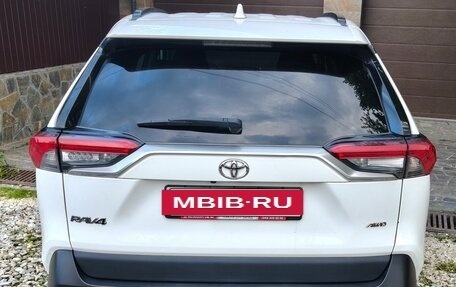Toyota RAV4, 2019 год, 3 150 000 рублей, 10 фотография