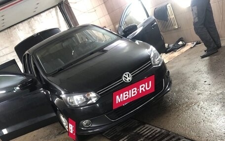 Volkswagen Polo VI (EU Market), 2014 год, 850 000 рублей, 2 фотография