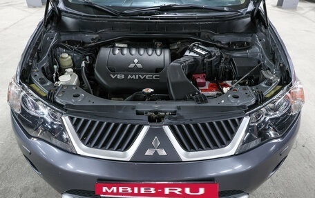 Mitsubishi Outlander III рестайлинг 3, 2008 год, 1 100 000 рублей, 10 фотография