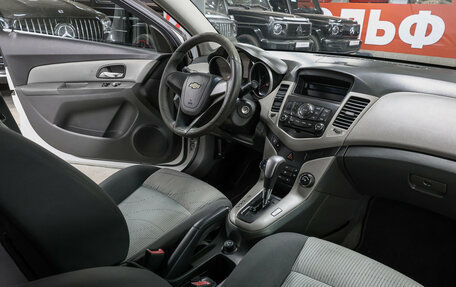 Chevrolet Cruze II, 2010 год, 625 000 рублей, 9 фотография